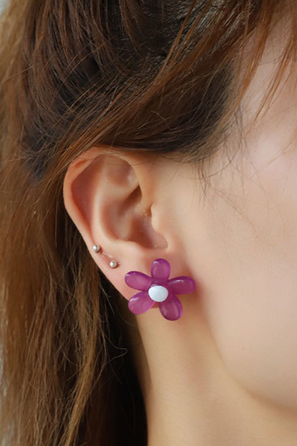 FLOWER SHAPE RESIN EARRINGS