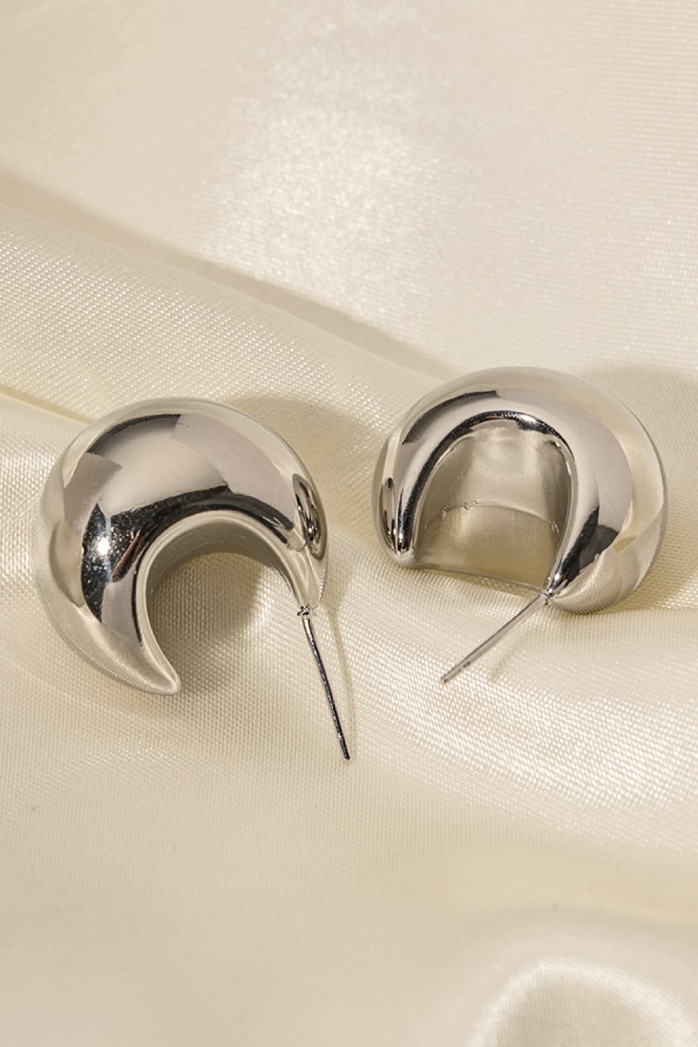 STAINLESS STEEL C-HOOP EARRINGS