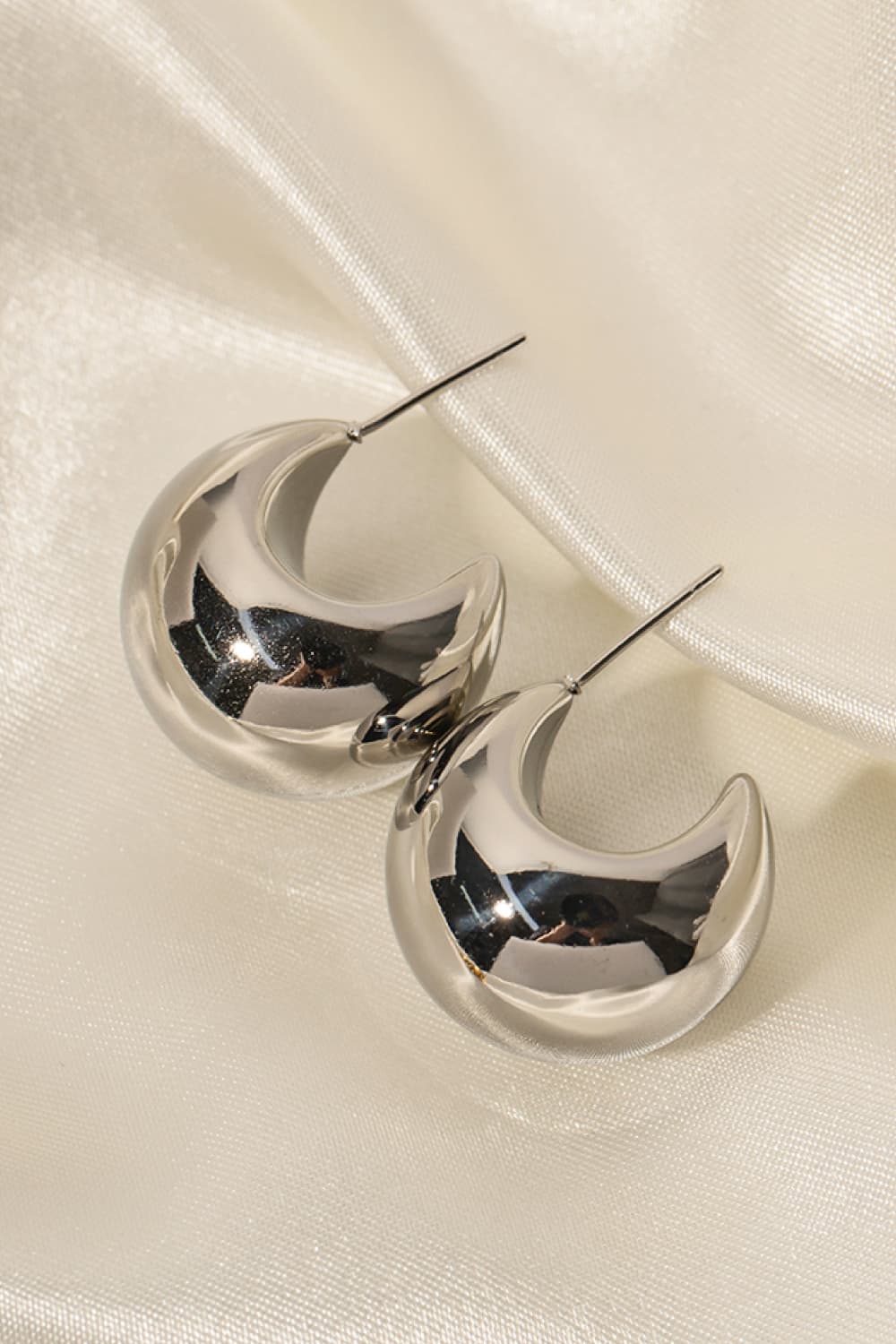 STAINLESS STEEL C-HOOP EARRINGS