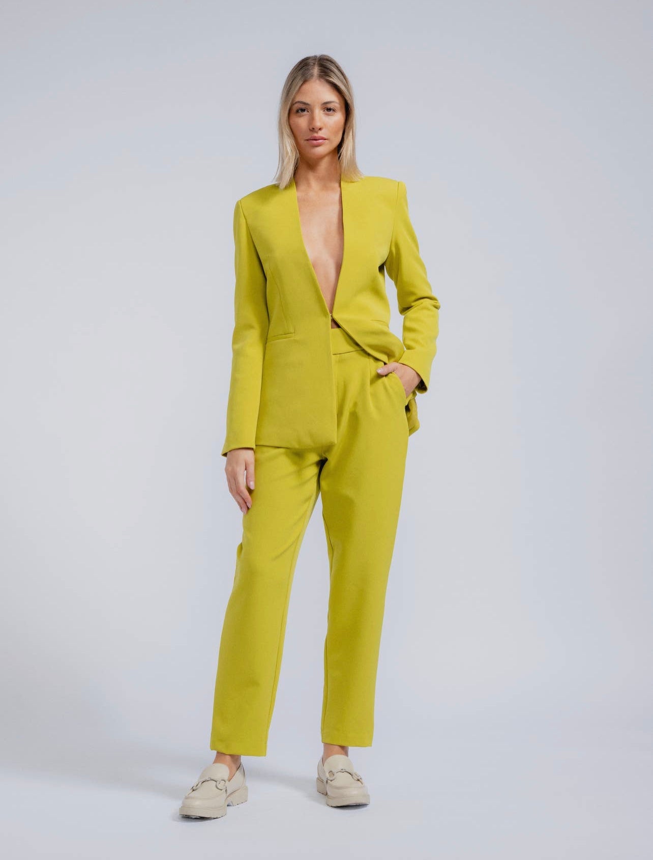 LONG LEMON BLAZER WITH INVERTED LAPEL COLLAR