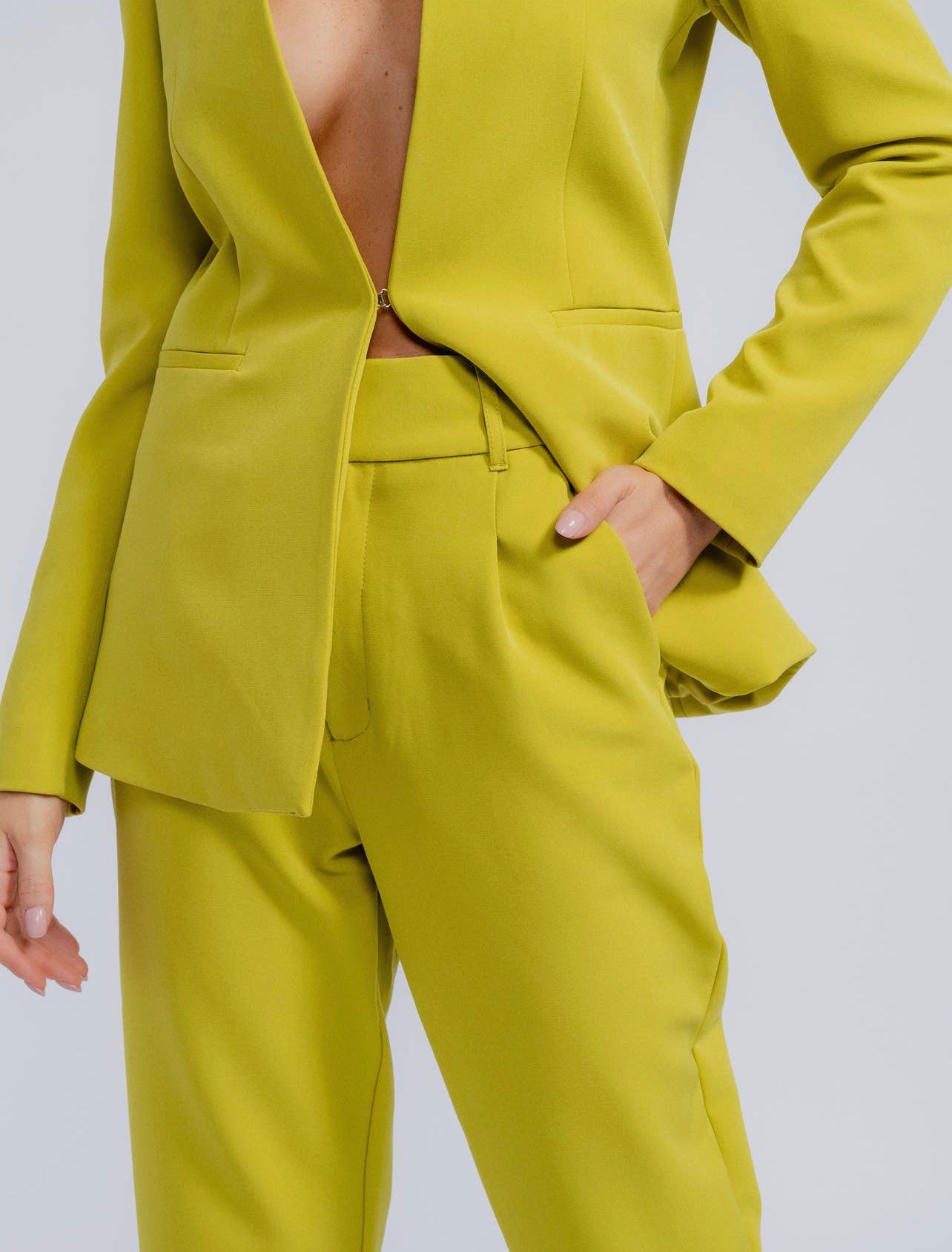 LONG LEMON BLAZER WITH INVERTED LAPEL COLLAR